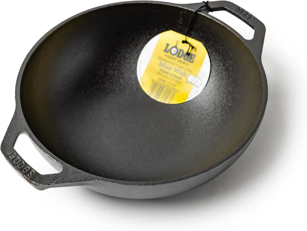 Wok żeliwny Lodge czarny 23 cm do gotowania